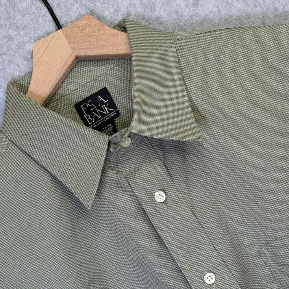 Jos A. Bank Traveler's Collection Dress Shirt‎ – Men's 17-33